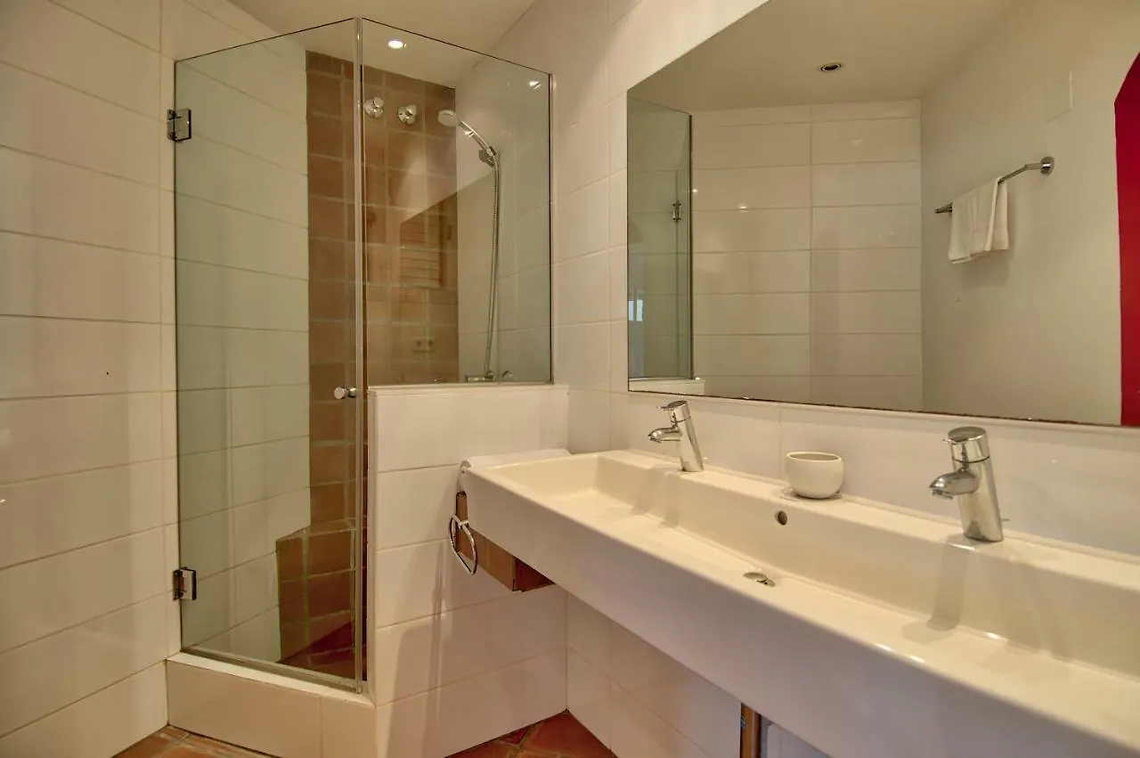Exclusive Position Front Line Apartments Calau Calella De Palafrugell İspanya